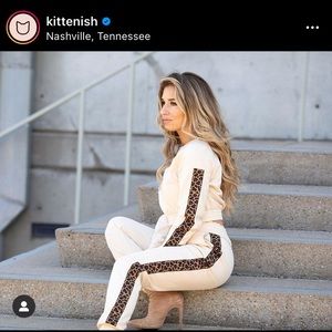 Kittenish crop top sweatshirt